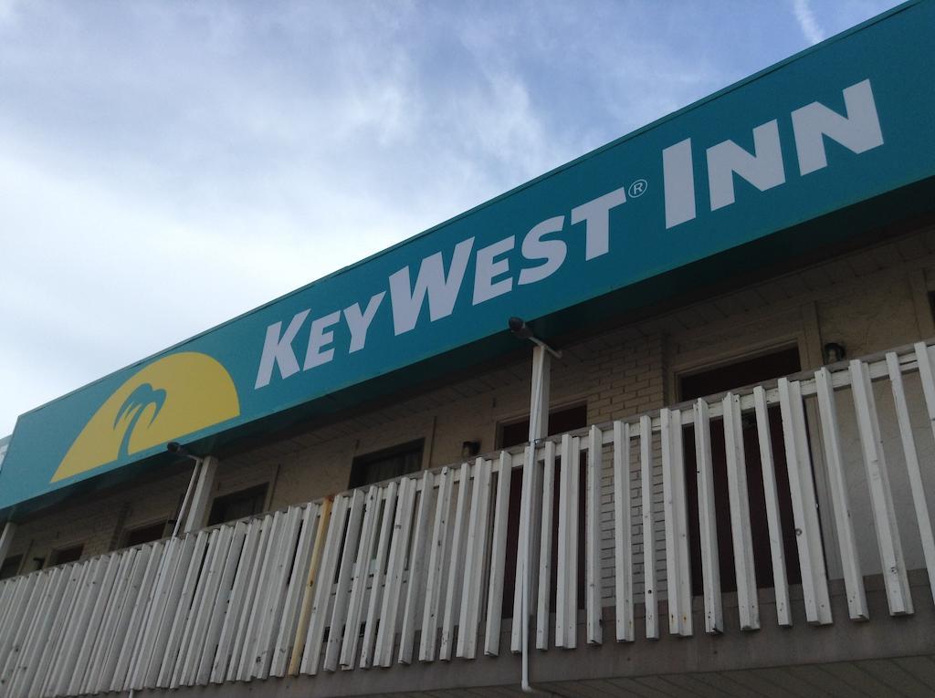 Key West Inn - Hobart 메릴빌 외부 사진